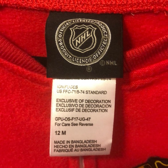 B2G1 NWT NHL Blackhawks baby sleeper red - Picture 5 of 7